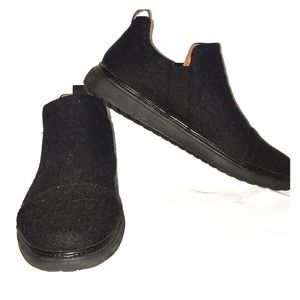 Skechers Folten Men’s slip on top Chelsea boot